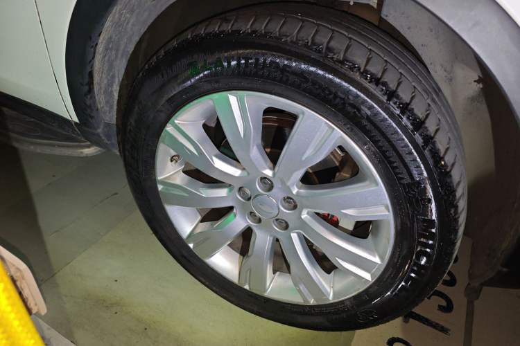 Used Land Rover Discovery Sport 2015 2.0T HSE LUXURY Right Front Wheel Hub