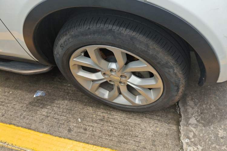 Used Land Rover Discovery Sport 2015 2.0T SE Right Front Wheel Hub