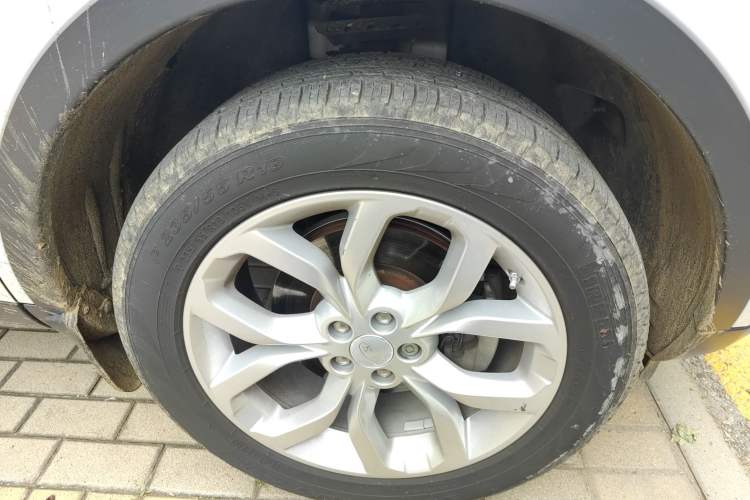 Used Land Rover Discovery Sport 2015 2.0T SE Right Front Wheel Hub