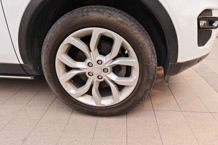 Used Land Rover Discovery Sport 2015 2.0T SE Right Front Wheel Hub