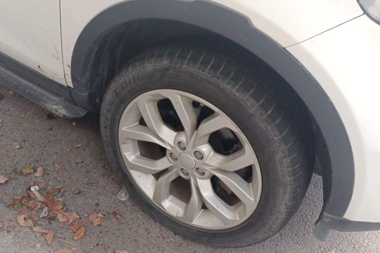 Used Land Rover Discovery Sport 2015 2.0T SE Right Front Wheel Hub