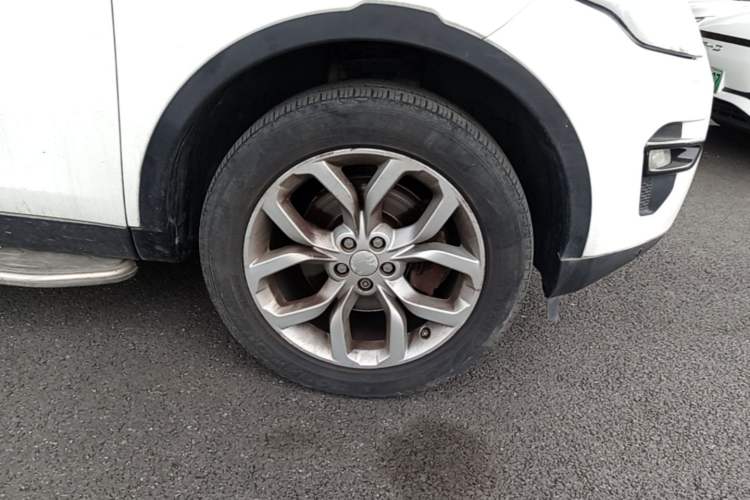 Used Land Rover Discovery Sport 2015 2.0T SE Right Front Wheel Hub