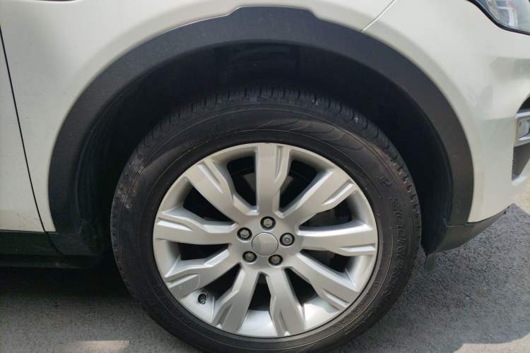 Used Land Rover Discovery Sport 2015 2.0T HSE LUXURY Right Front Wheel Hub