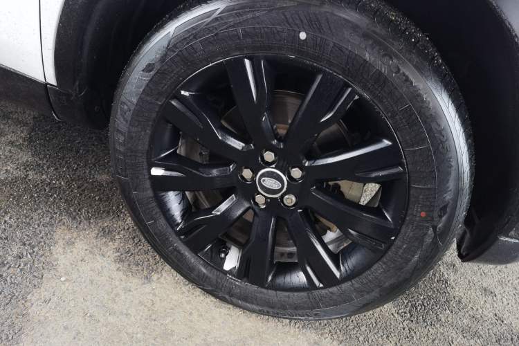 Used Land Rover Discovery Sport 2015 2.0T HSE LUXURY Right Front Wheel Hub