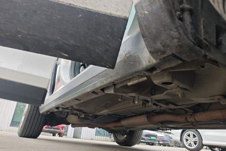 Used Land Rover Discovery Sport 2015 2.0T SE Right Side Sill