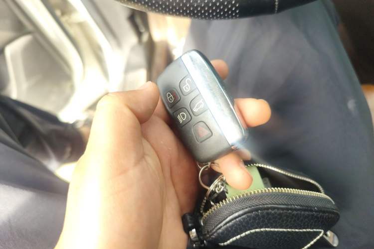 Used Land Rover Discovery Sport 2015 2.0T HSE LUXURY Vehicle Key