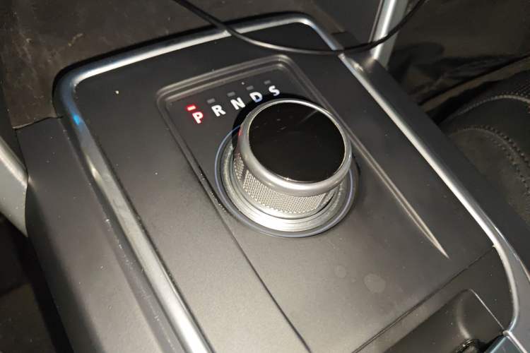 Used Land Rover Discovery Sport 2015 2.0T HSE LUXURY Gear Lever