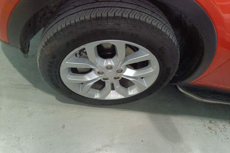 Used Land Rover Discovery Sport 2015 2.0T SE Left Front Wheel Hub