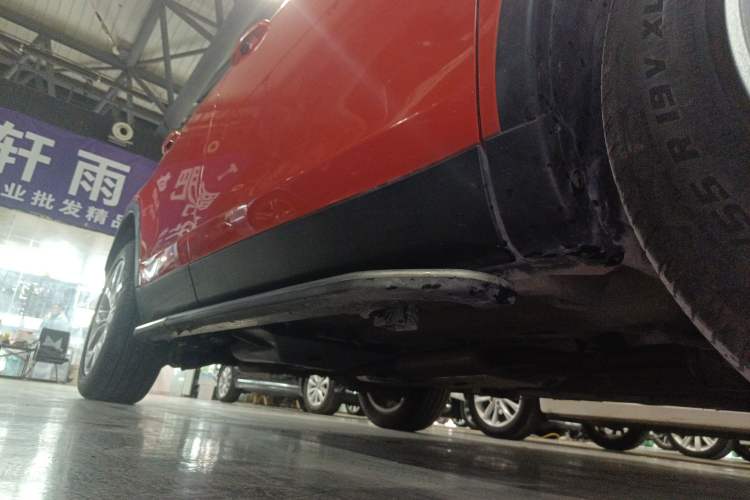 Used Land Rover Discovery Sport 2015 2.0T SE Right Side Sill