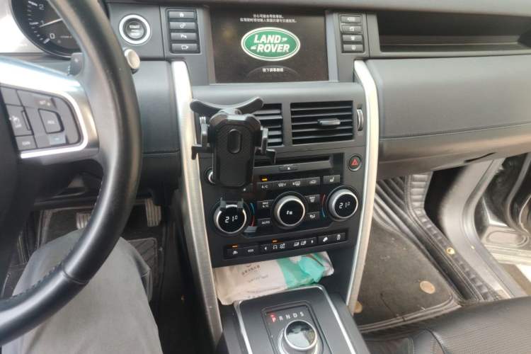 Used Land Rover Discovery Sport 2016 2.0T HSE LUXURY Audio And AC Panel