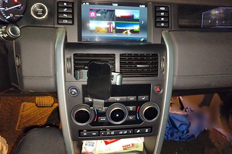 Used Land Rover Discovery Sport 2016 2.0T HSE Audio And AC Panel