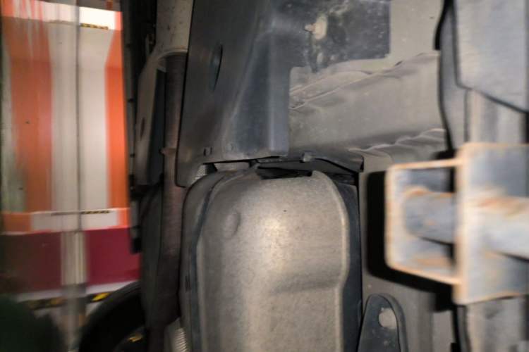 Used Land Rover Discovery Sport 2016 2.0T SE Chassis Rear Left