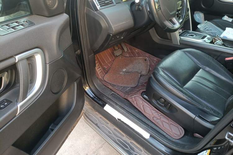 Used Land Rover Discovery Sport 2016 2.0T SE Driver Seat