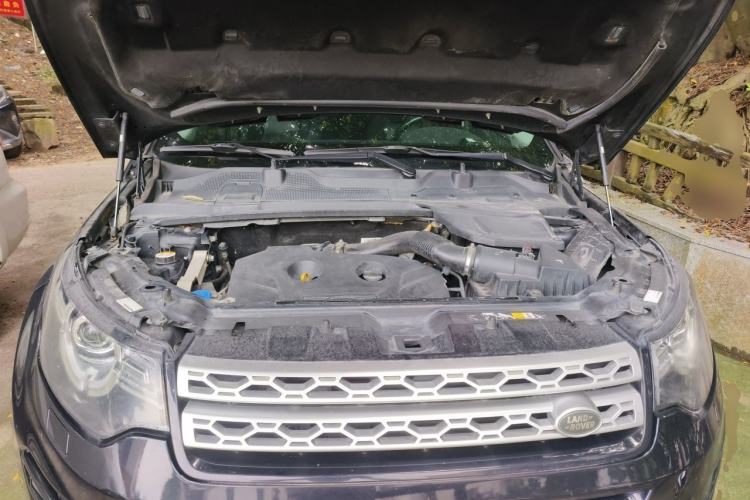 Used Land Rover Discovery Sport 2016 2.0T HSE Engine Bay