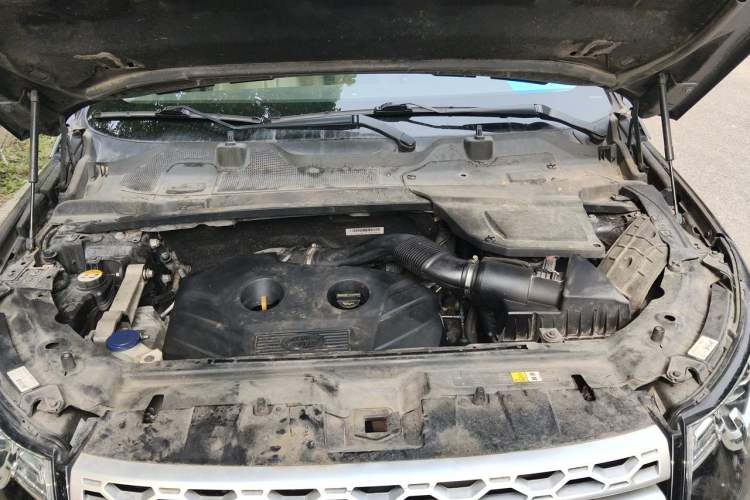 Used Land Rover Discovery Sport 2016 2.0T HSE Engine Bay