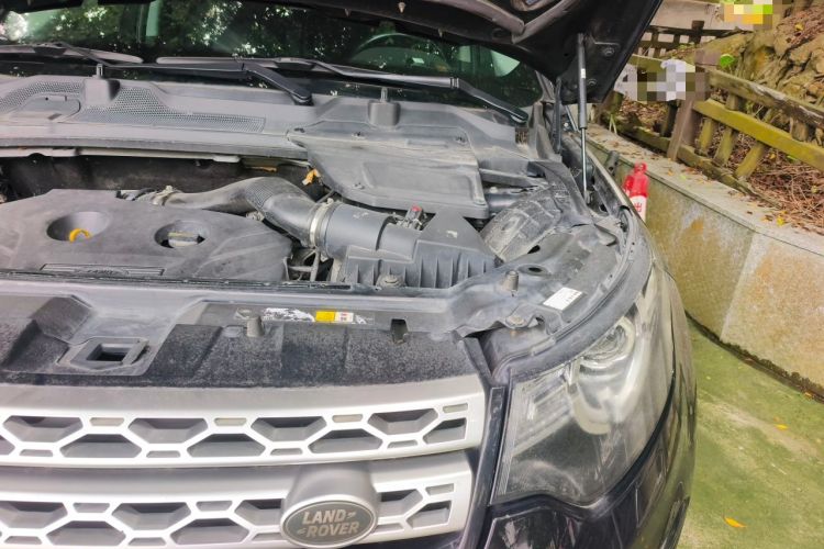 Used Land Rover Discovery Sport 2016 2.0T HSE Engine Bay Left