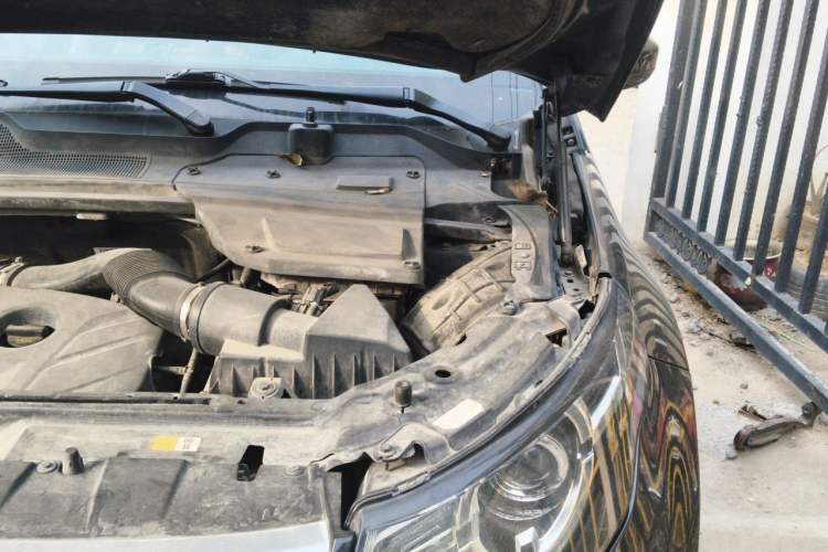 Used Land Rover Discovery Sport 2016 2.0T HSE Engine Bay Left