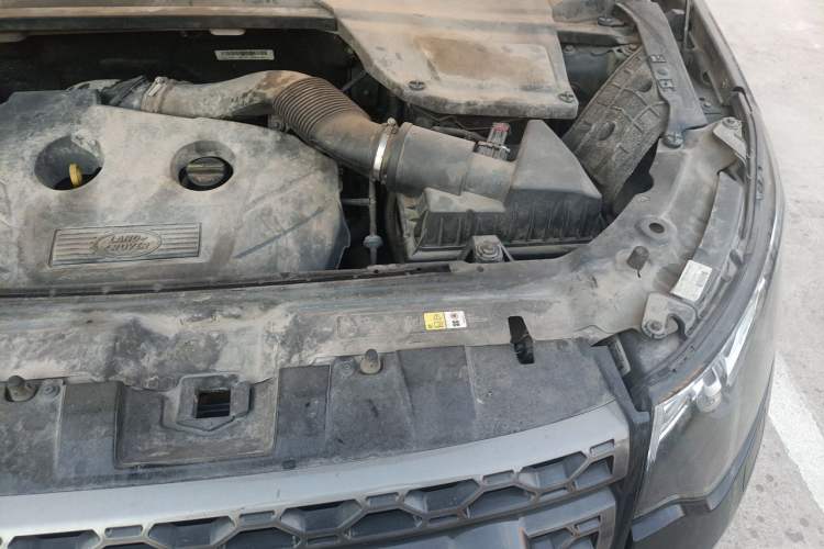 Used Land Rover Discovery Sport 2016 2.0T SE Engine Bay Left