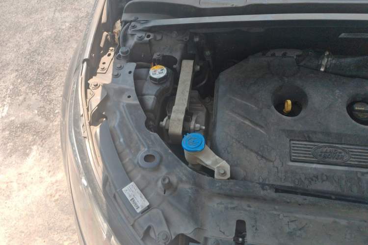 Used Land Rover Discovery Sport 2016 2.0T HSE Engine Bay Right
