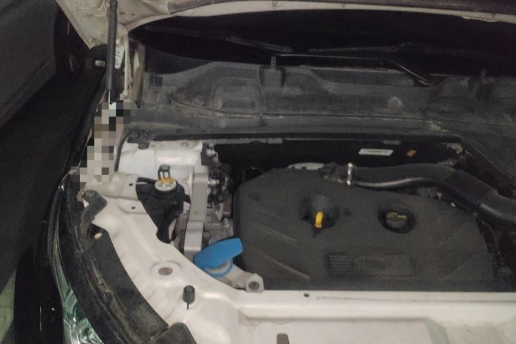 Used Land Rover Discovery Sport 2016 2.0T S Engine Bay Right