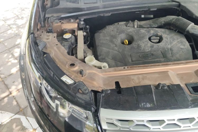 Used Land Rover Discovery Sport 2016 2.0T HSE Engine Bay Right