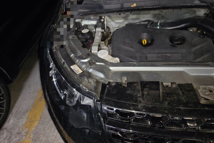 Used Land Rover Discovery Sport 2016 2.0T S Engine Bay Right