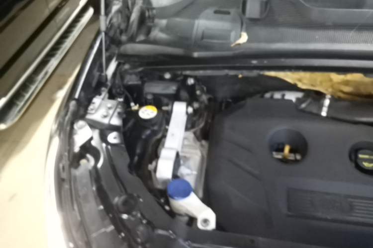 Used Land Rover Discovery Sport 2016 2.0T HSE Engine Bay Right