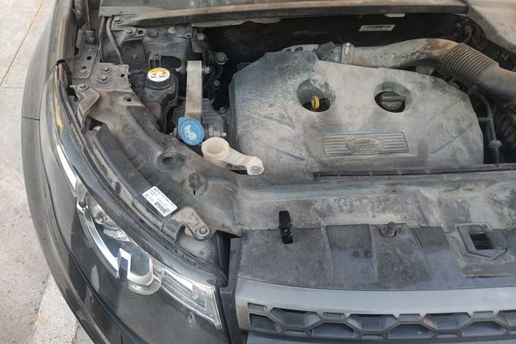 Used Land Rover Discovery Sport 2016 2.0T SE Engine Bay Right
