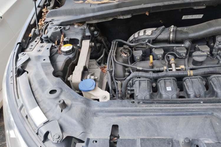 Used Land Rover Discovery Sport 2016 2.0T HSE Engine Bay Right