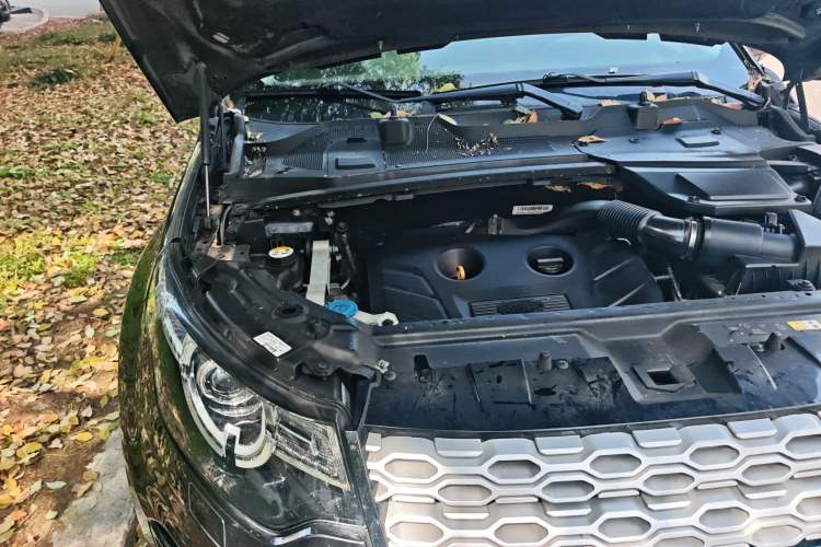 Used Land Rover Discovery Sport 2016 2.0T HSE Engine Bay Right