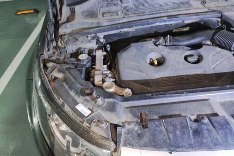 Used Land Rover Discovery Sport 2016 2.0T HSE Engine Bay Right
