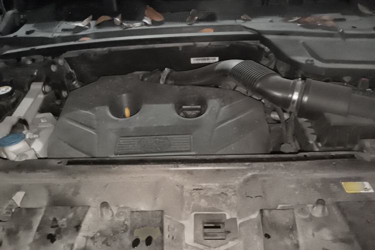 Used Land Rover Discovery Sport 2016 2.0T SE Engine Bay