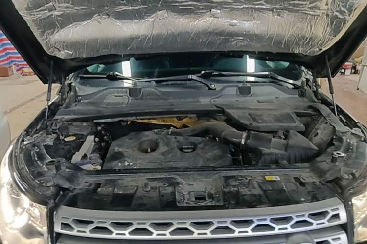 Used Land Rover Discovery Sport 2016 2.0T HSE Engine Bay