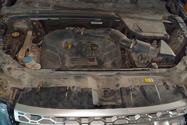 Used Land Rover Discovery Sport 2016 2.0T HSE Engine Bay
