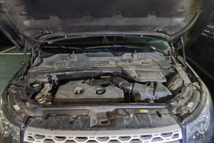 Used Land Rover Discovery Sport 2016 2.0T HSE Engine Bay