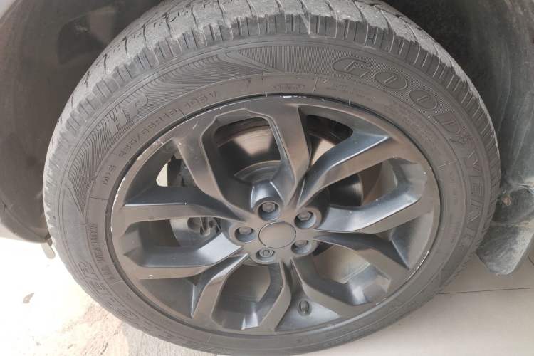 Used Land Rover Discovery Sport 2016 2.0T HSE Exterior 4
