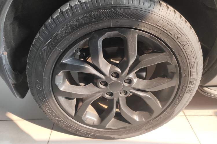Used Land Rover Discovery Sport 2016 2.0T HSE Exterior 5