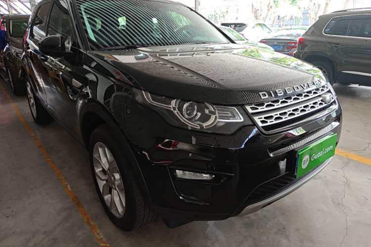 Used Land Rover Discovery Sport 2016 2.0T HSE Front Right 45 Deg