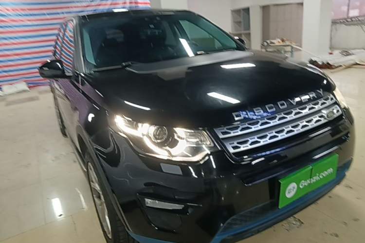 Used Land Rover Discovery Sport 2016 2.0T HSE Front Right 45 Deg