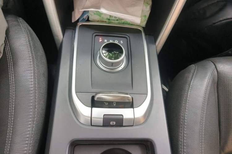 Used Land Rover Discovery Sport 2016 2.0T HSE Gear Lever