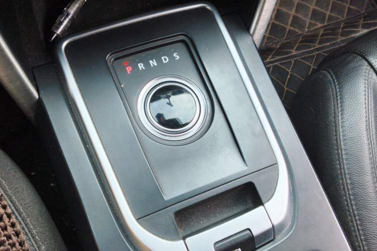 Used Land Rover Discovery Sport 2016 2.0T HSE Gear Lever
