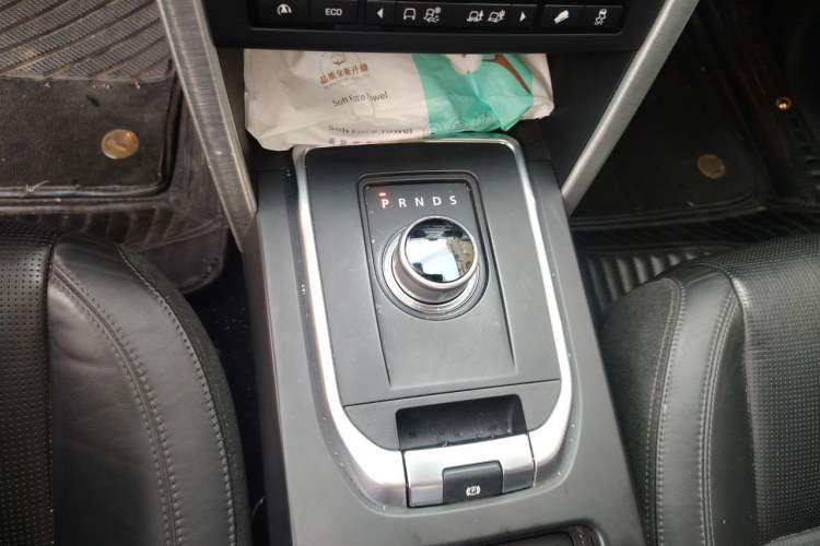 Used Land Rover Discovery Sport 2016 2.0T HSE LUXURY Gear Lever