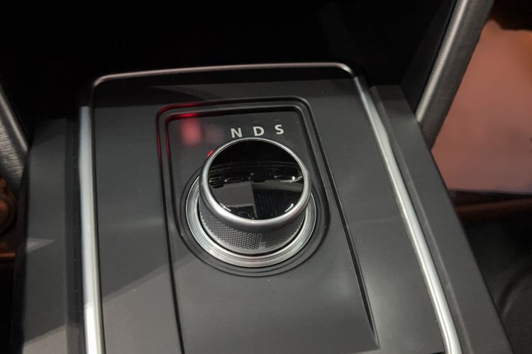 Used Land Rover Discovery Sport 2016 2.0T SE Gear Lever
