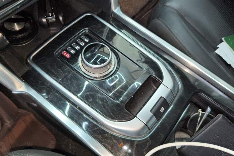 Used Land Rover Discovery Sport 2016 2.0T HSE Gear Lever