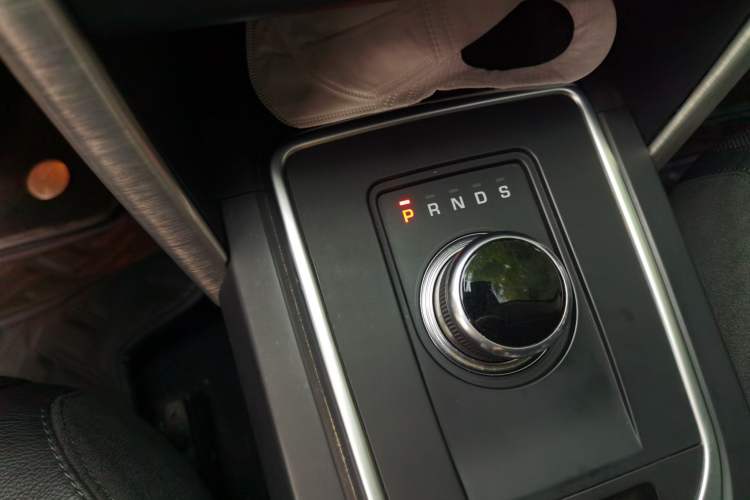 Used Land Rover Discovery Sport 2016 2.0T SE Gear Lever