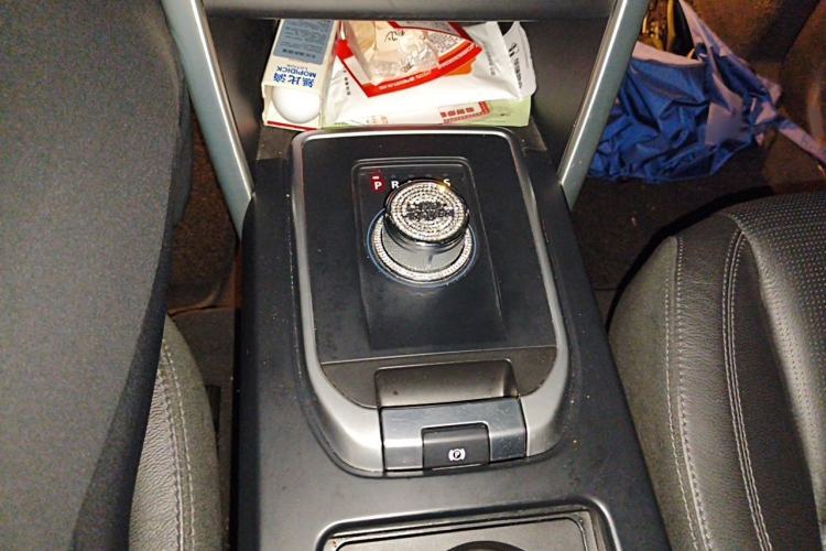 Used Land Rover Discovery Sport 2016 2.0T HSE Gear Lever