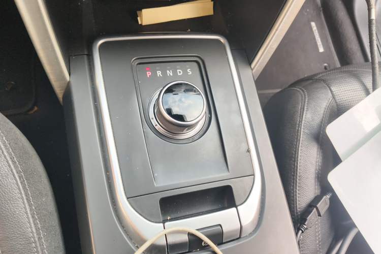 Used Land Rover Discovery Sport 2016 2.0T HSE Gear Lever