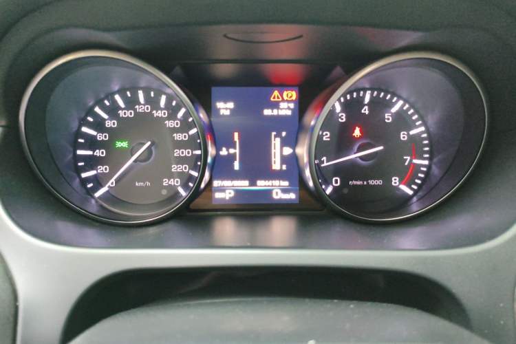Used Land Rover Discovery Sport 2016 2.0T SE Instrument Cluster