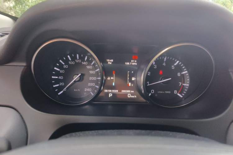 Used Land Rover Discovery Sport 2016 2.0T HSE Instrument Cluster