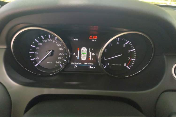 Used Land Rover Discovery Sport 2016 2.0T HSE Instrument Cluster